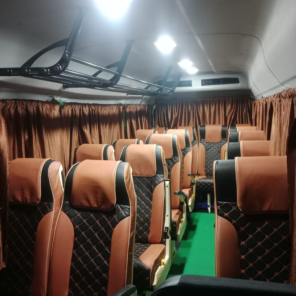 Inside the Traveller: pushback seats in a 2+1 layout